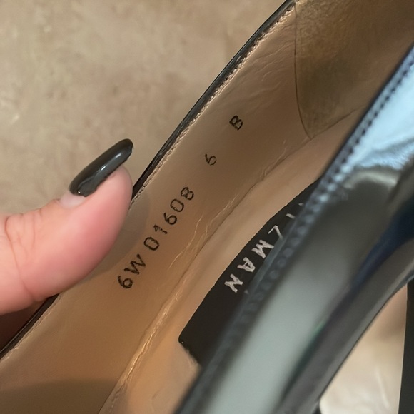 stuart weitzman black heels - Picture 13 of 15